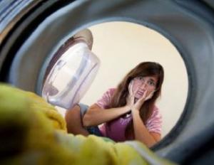 Как избавиться от запаха в стиральной машине: откуда и что делать